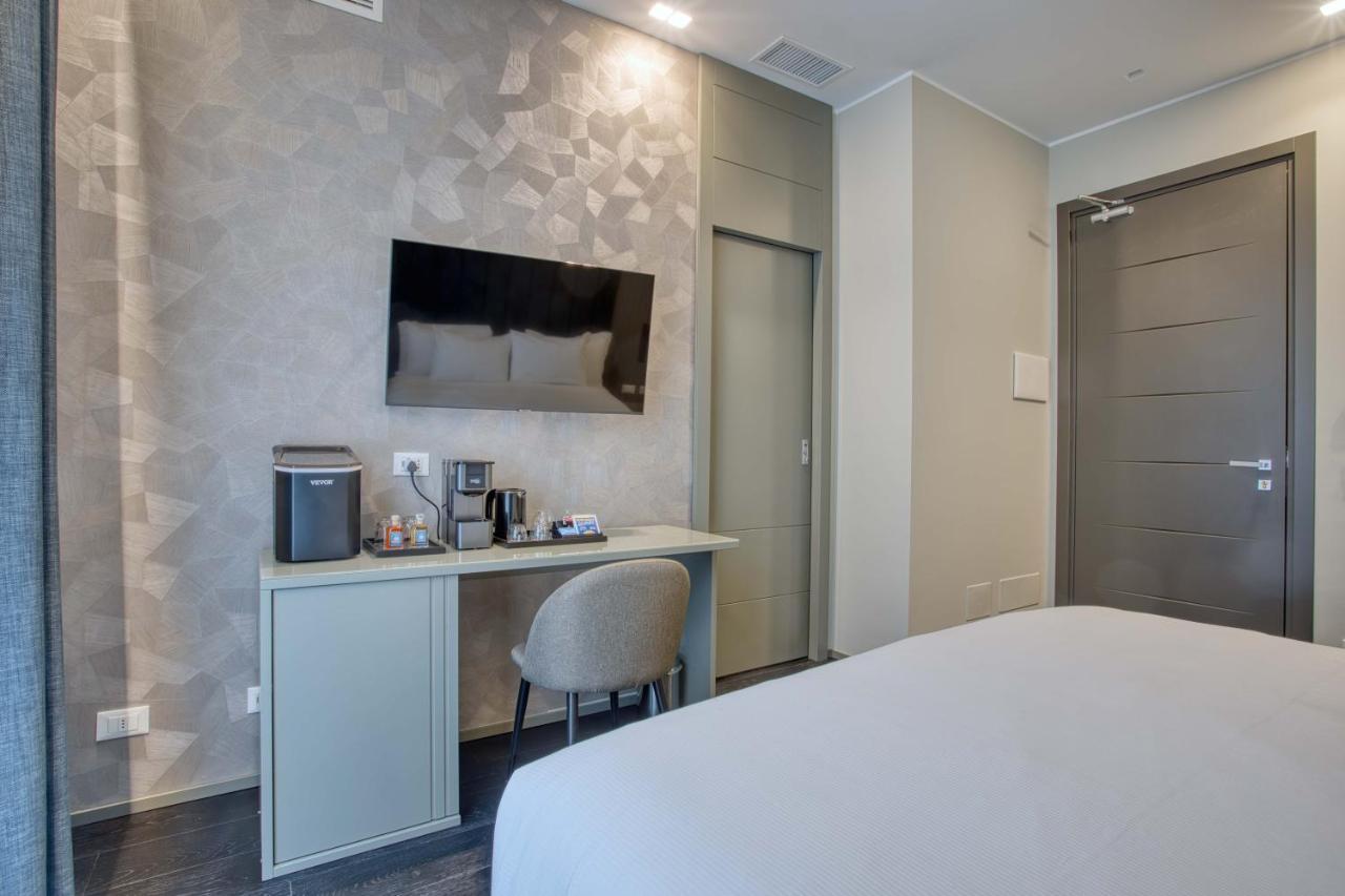 Le Suite Del Corso The Smart Boutique Aparthotel By Ospitami Милано Екстериор снимка