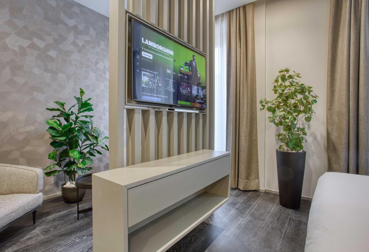 Le Suite Del Corso The Smart Boutique Aparthotel By Ospitami Милано Екстериор снимка